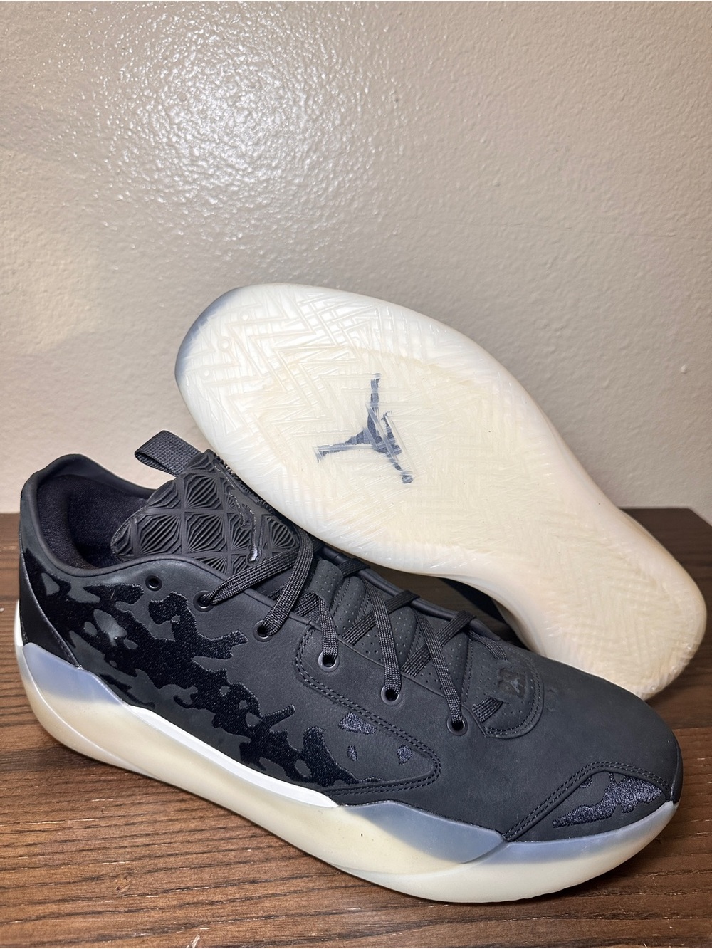 Jordan Men's Black and White Low-Top Basketball Sneakers